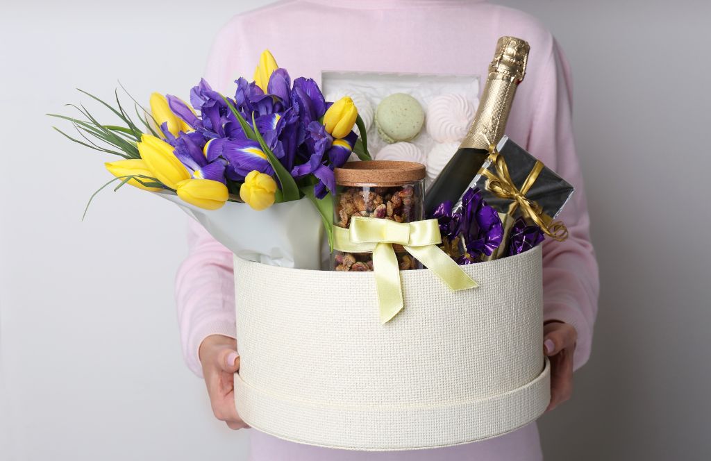 How Much Should You Spend on a Mother’s Day Hamper?